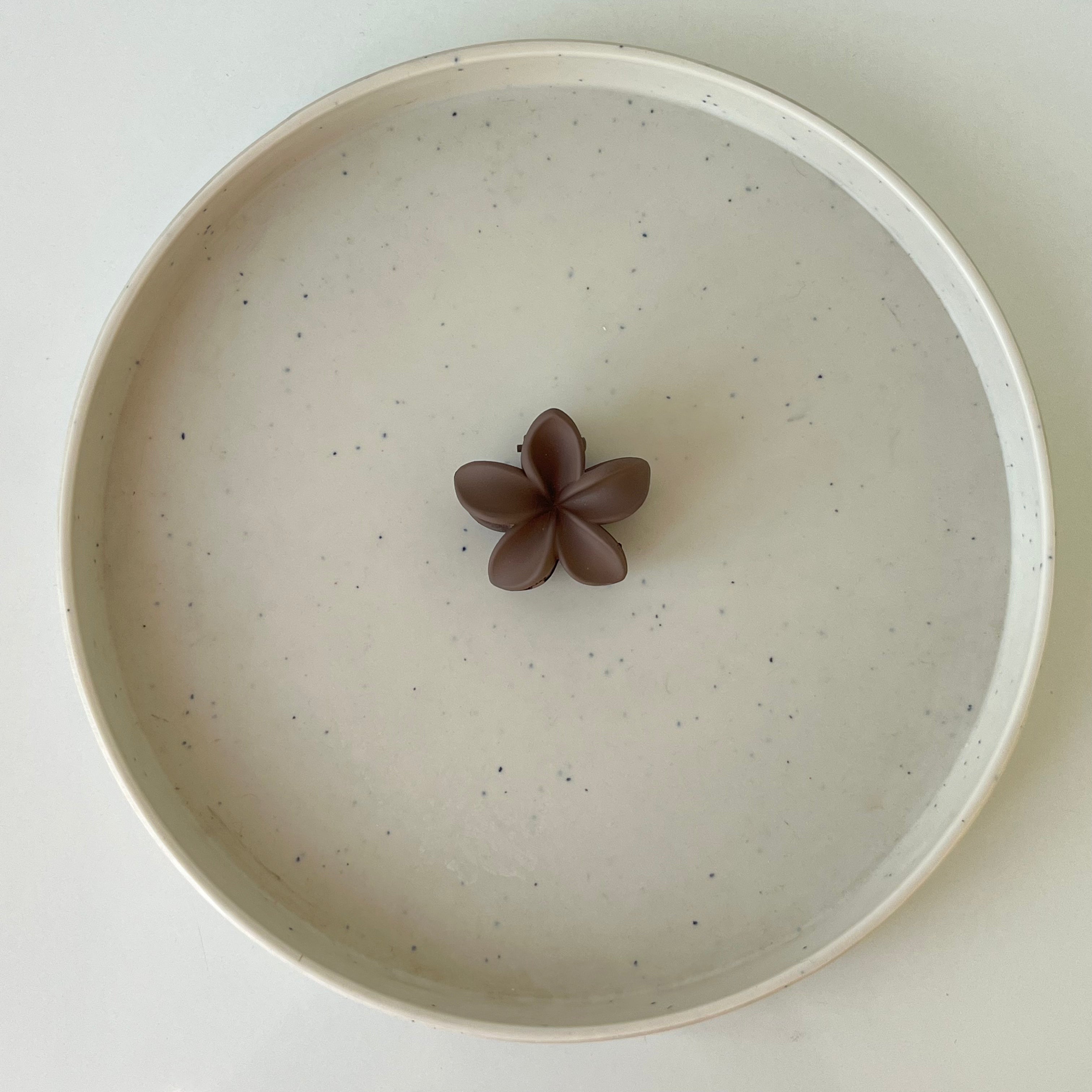 Matte Blossom – Small Flower Hair Claw